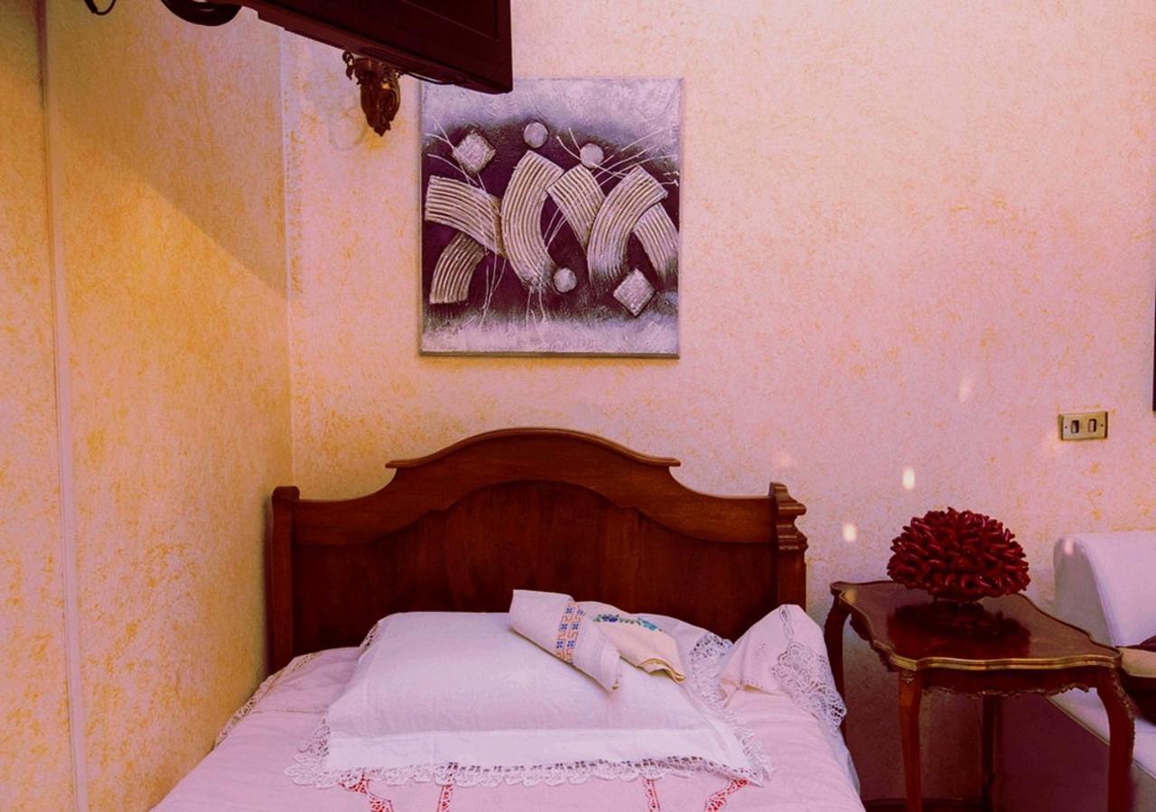 B&B Atmosfere Del Centro Storico Napoli Phòng bức ảnh
