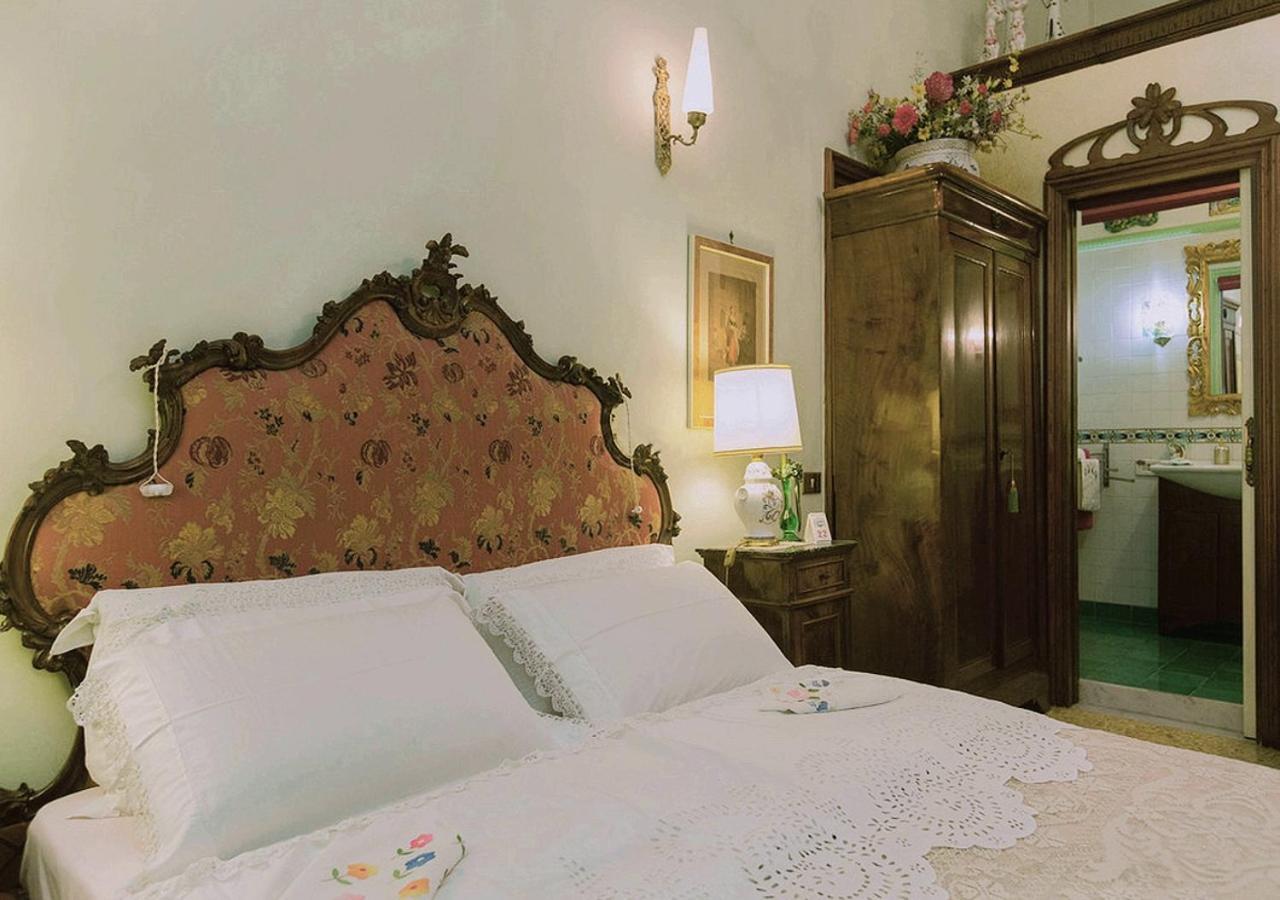 B&B Atmosfere Del Centro Storico Napoli Phòng bức ảnh